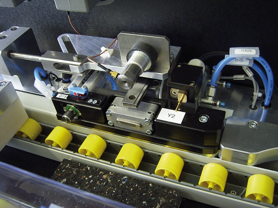 Deutronic Testsysteme Handling - Deutronic Testsysteme